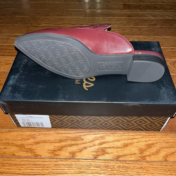 Charles by Charles David Este Quilted Microsuede Mule Flats Maroon Women’s 6 - Picture 7 of 10